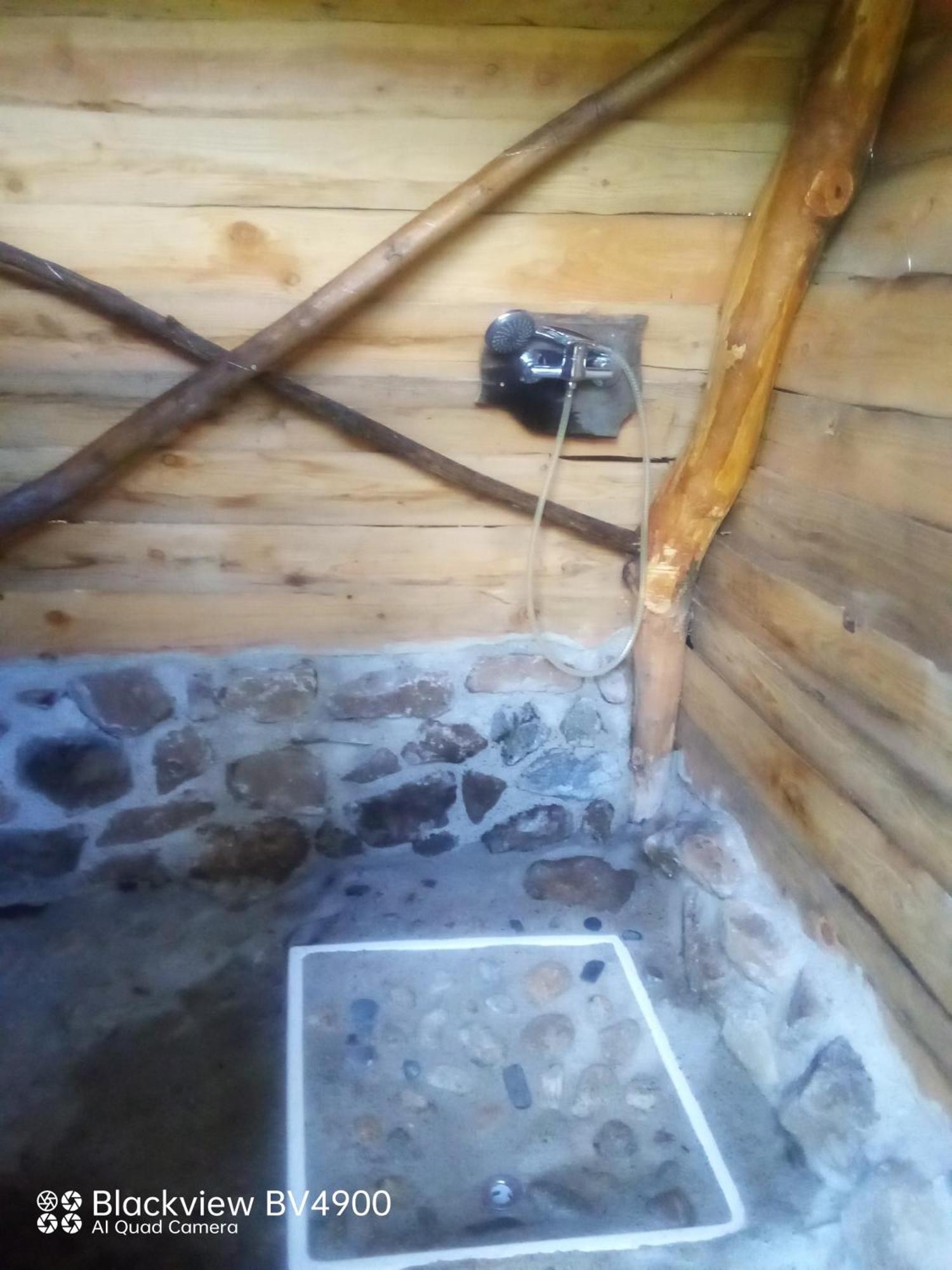 Grande Tente Tipi En Pleine Foret Burzet Exterior foto