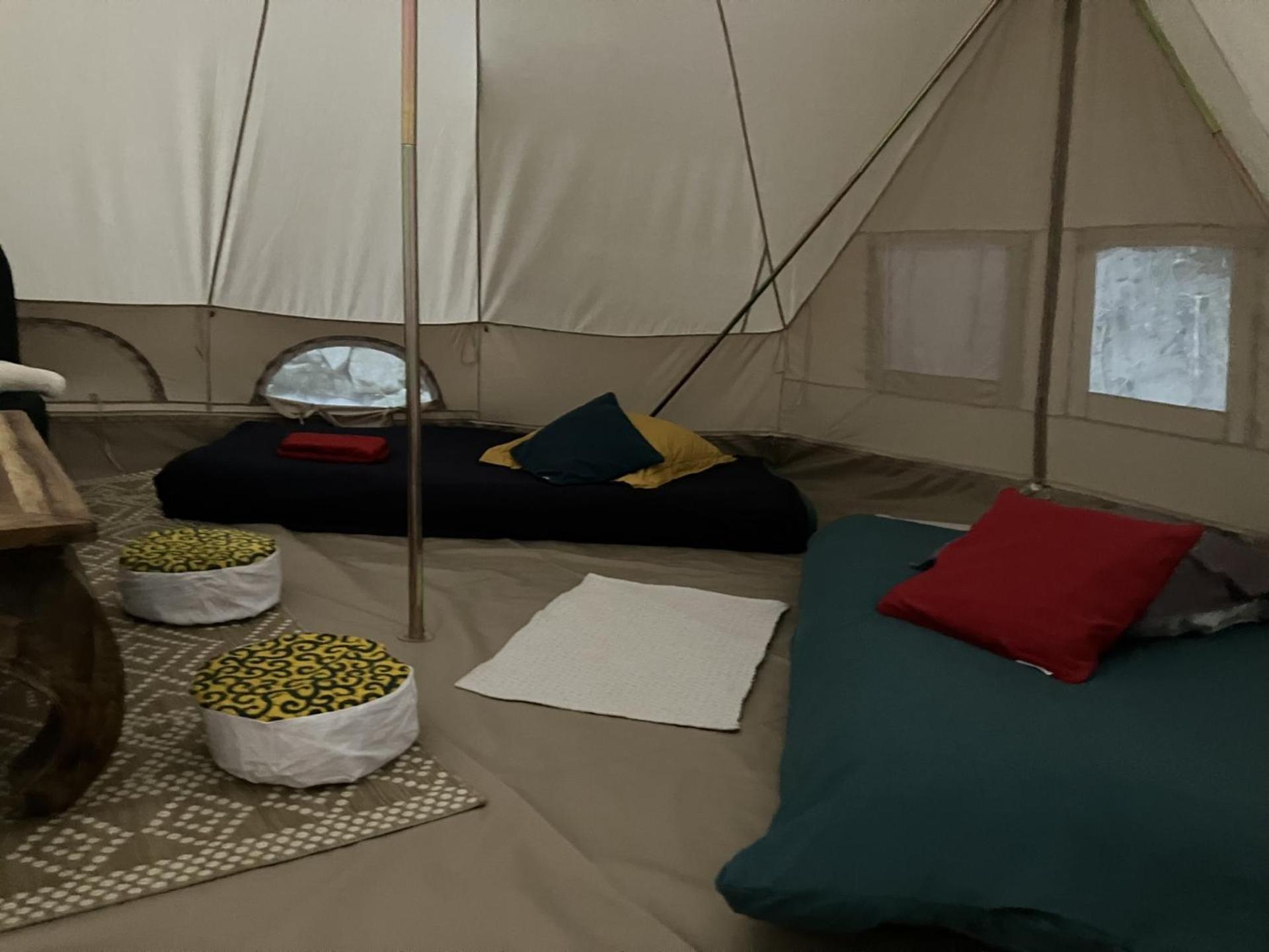 Grande Tente Tipi En Pleine Foret Burzet Exterior foto